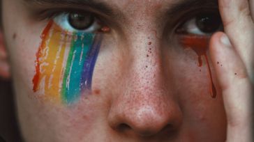 Arcópoli registra un 20% más de incidentes de odio motivados por LGTBIfobia en 2023