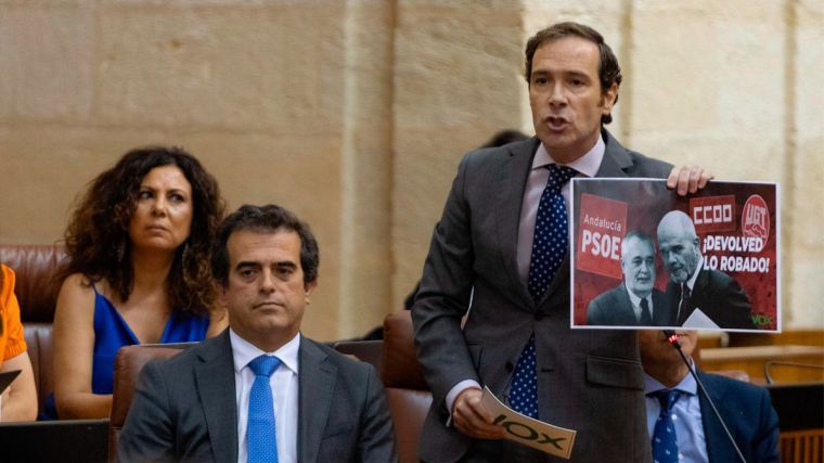 Cortés acusa al PP de 'traicionar a sus votantes' por sus pactos con el PSOE de los ERE