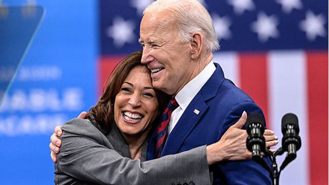 Biden tira la toalla y apoya que Kamala Harris le sustituya