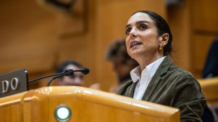 Sánchez aplica «la ley del mínimo esfuerzo» durante el debate de una enmienda sobre absentismo parlamentario