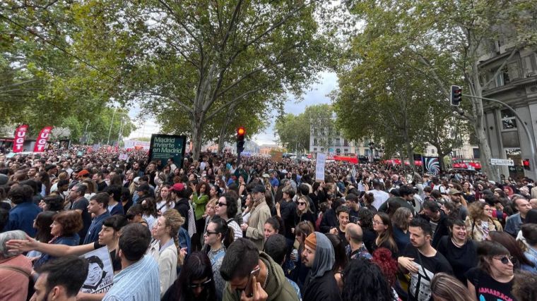 ¿Apaga Madrid Almeida durante las manifestaciones de izquierdas?