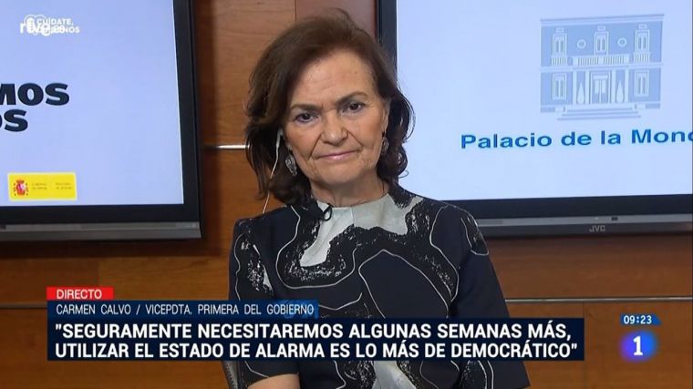 Carmen Calvo carga contra el PP pero se olvida de la traición de ERC y anuncia 'más semanas' de estado de alarma