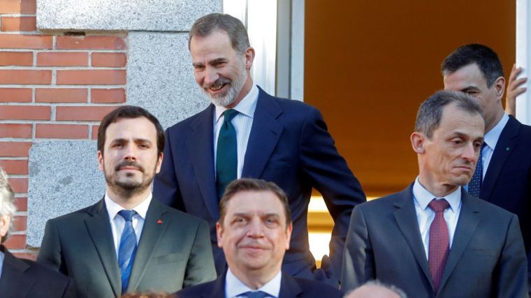 El despropósito de Garzón continúa: Ahora dice que la monarquía 'maniobra contra el Gobierno'
