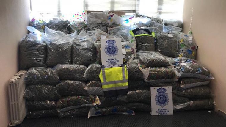 Así ha frenado la Policía española la venta de 355 kilos de marihuana a unos narcos
