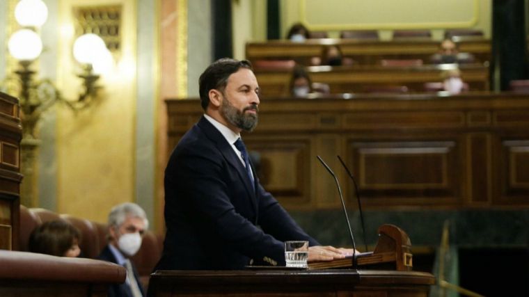 Abascal al 'emperador Sánchez': 'Aquí la España que va sin mascarilla a la 'fiestojota', fuera la España arruinada'