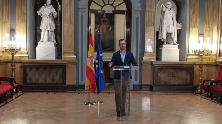 Una parte del Gobierno da la razón a Puigdemont, 'algo sin precedentes en la historia de la democracia española'