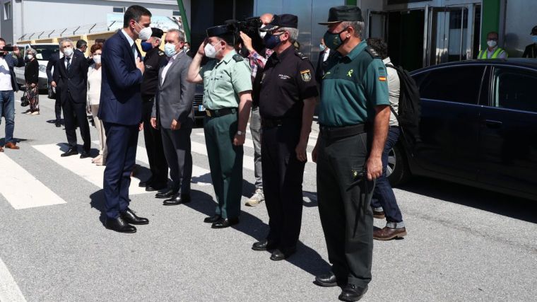 '¡Sánchez dimisión!': El presidente es recibido con abucheos y peticiones de dimisión en Ceuta
