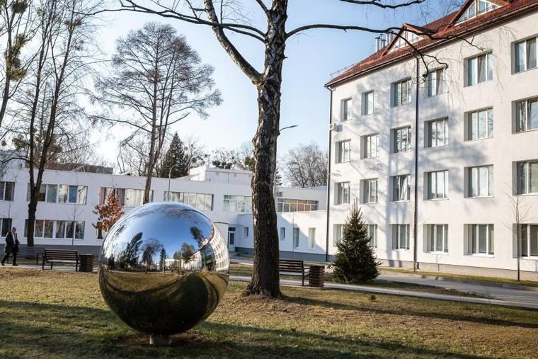 Inauguran hospital y guardería renovados en Lviv con apoyo de la UE