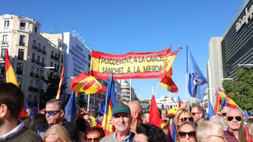 Expresidentes Aznar y Rajoy en la multitudinaria manifestación en Madrid contra la amnistía