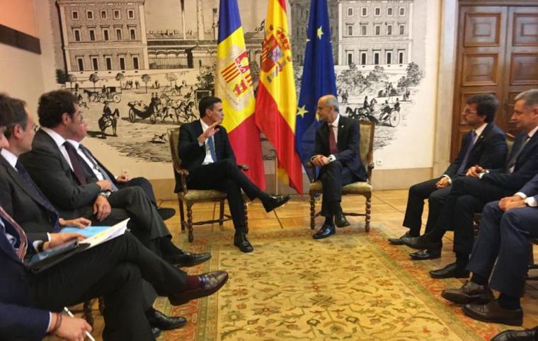 Encuentro entre el ex jefe del Gobierno andorrano, Toni Martí, y el presidente español en funciones, Pedro Sánchez
