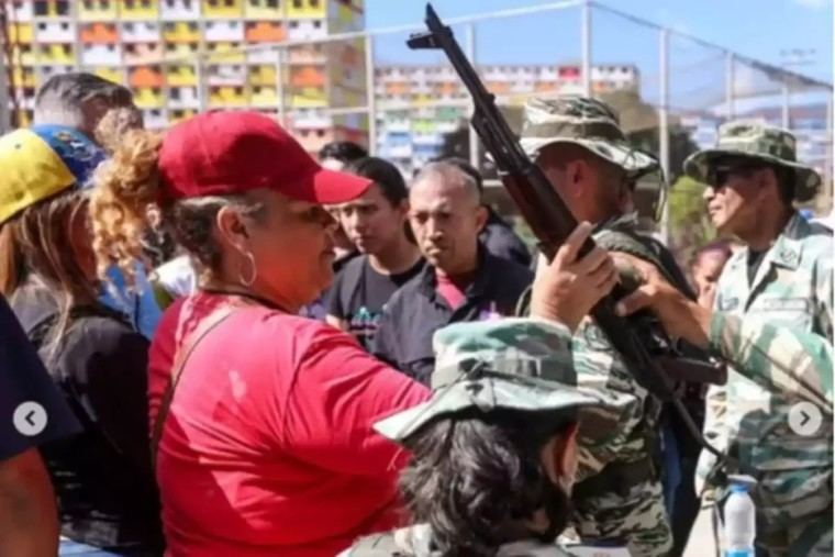 Maduro arma a civiles antes de su toma de posesión