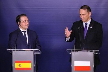 Albares y Sikorski discuten desafíos de la UE en Varsovia