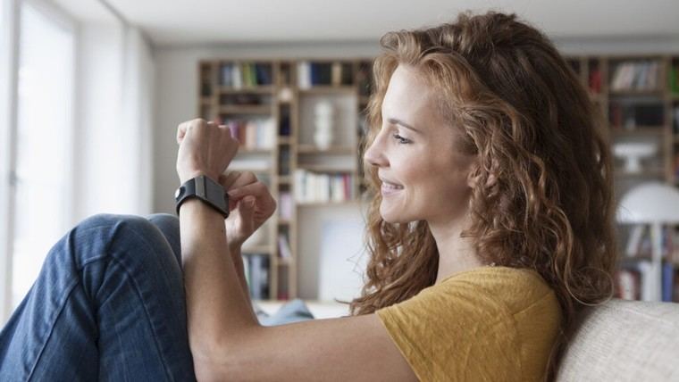 Relojes inteligentes podrían aumentar el riesgo de cáncer, advierte estudio