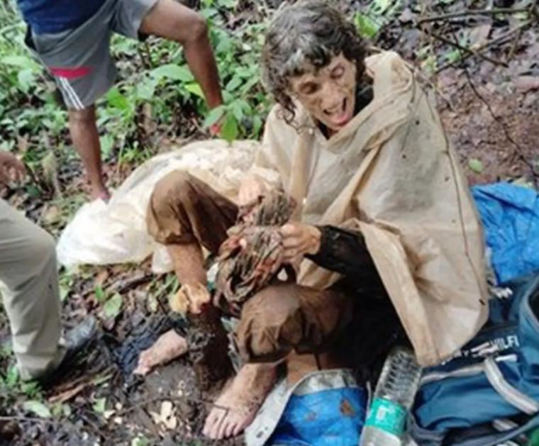 Estadounidense encontrada encadenada a un árbol y abandonada en un bosque de la India