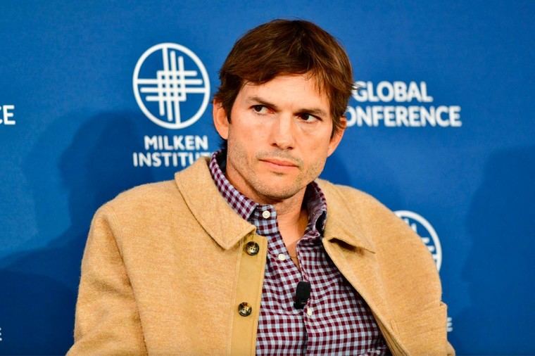 Ashton Kutcher y Mila Kunis planean abandonar EE. UU. por escándalo de Diddy