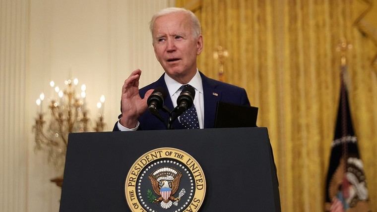 Biden alega que cortes de energía afectaron suministro de agua en incendios de Los Ángeles