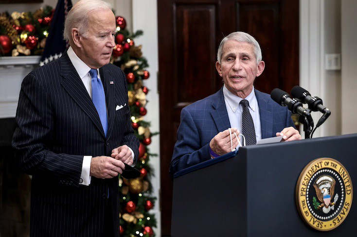 Biden ofrece perdón preventivo a Fauci por supuestos crímenes contra la humanidad