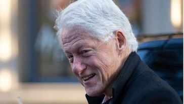 Bill Clinton ingresado en hospital por fiebre