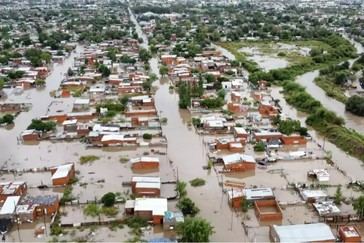 Bahía Blanca enfrenta crisis tras inundaciones; Milei declara duelo nacional