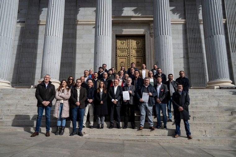 Alcaldes de IU acusan a PP, Vox y Junts de crisis financiera en municipios y piden derogar la 'ley Montoro'