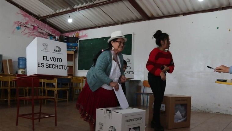 El voto indígena, clave en las elecciones ecuatorianas entre Lasso y Noboa