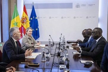 España y Senegal refuerzan su colaboración en migración en reunión en Madrid