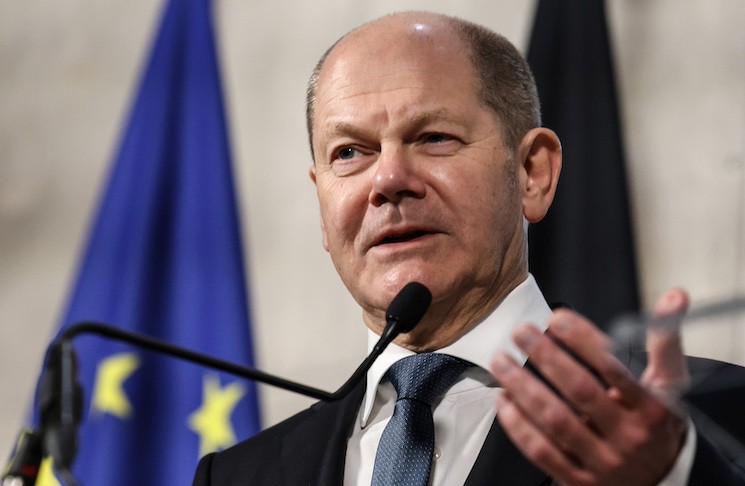 Scholz afirma que la libertad de expresión debe limitarse a narrativas globalistas