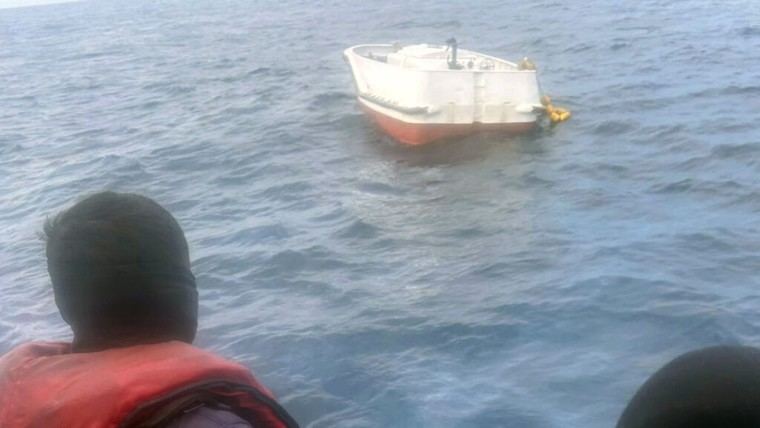 Encuentran restos del barco desaparecido con 21 pescadores en Ecuador