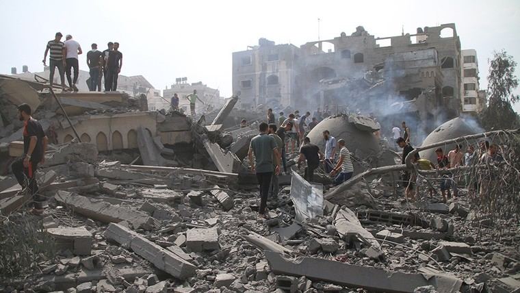 Israel suspends humanitarian aid to Gaza amid ceasefire tensions