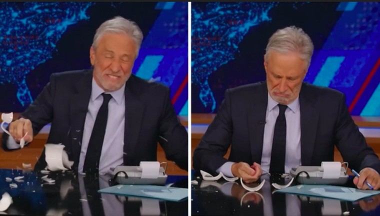 Jon Stewart se lesiona durante un furioso ataque contra DOGE en vivo