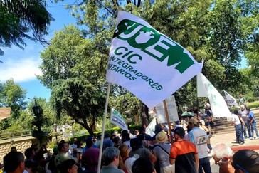 Córdoba reducirá su plantilla laboral y despedirá a mil becarios