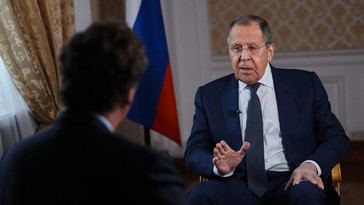 Lavrov reafirma la oposición de Rusia a la OTAN en sus fronteras durante entrevista con Carlson