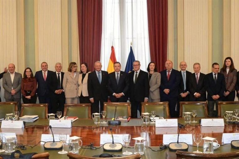 Planas impulsa el modelo productivo de las cooperativas agroalimentarias en España