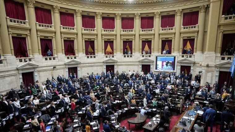 Diputados de Argentina aprueban suspensión de las primarias electorales