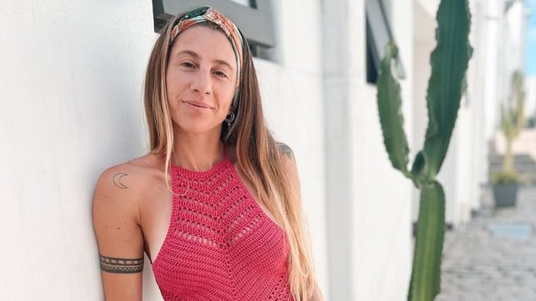 Fallece influencer chilena tras ser atropellada por una lancha mientras surfeaba