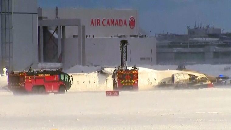 Imágenes impactantes del accidente de un avión de Delta en Toronto