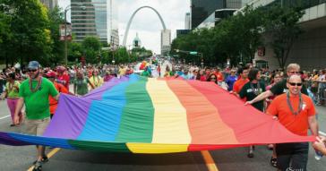 John Deere patrocina el evento del Orgullo LGBT para niños menores de tres años