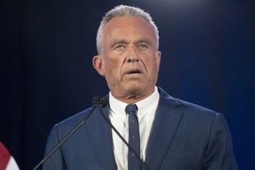 RFK Jr. promete eliminar el mandato de Biden sobre intervenciones trans en médicos