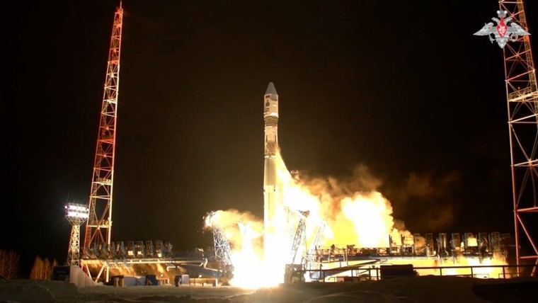 Rusia lanza un cohete Soyuz con satélites militares al espacio