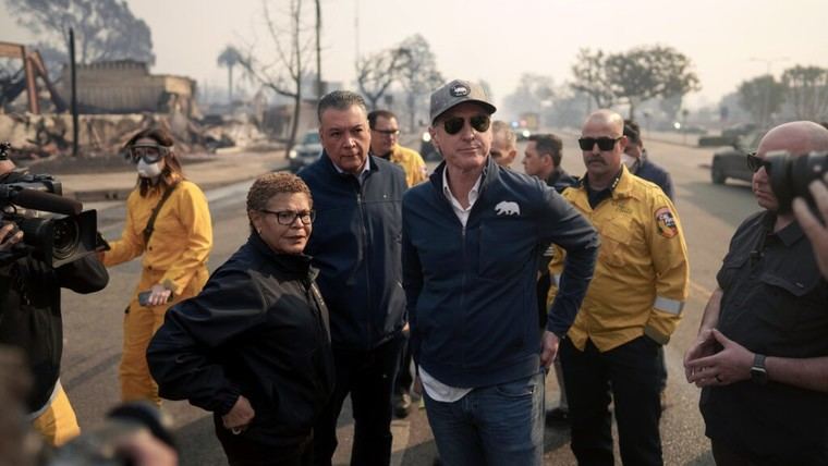 Trump culpa a Newsom por incendios en California y exige su renuncia