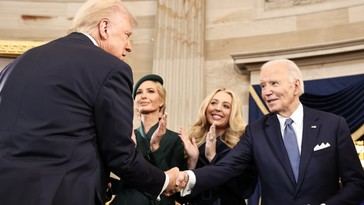 Trump elogia la habilidad de Biden para dormir rápidamente