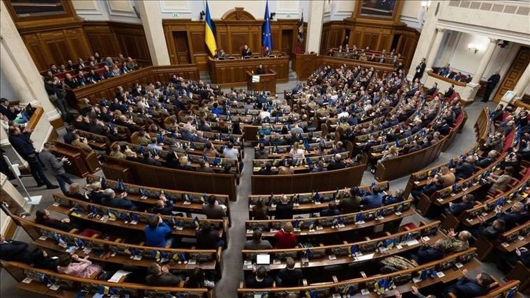 El Parlamento Ucraniano Apoya los Esfuerzos de Paz de Donald Trump