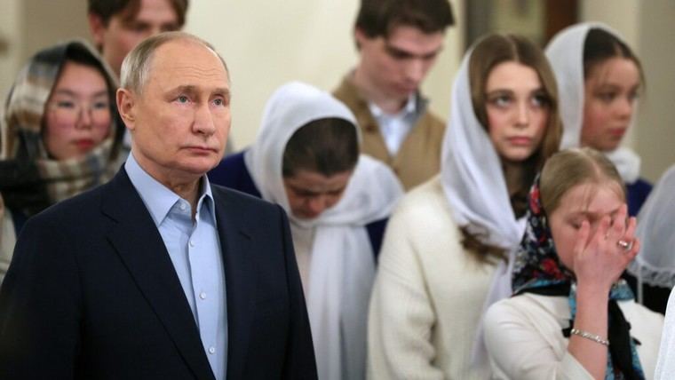 Putin celebra la Navidad ortodoxa en Moscú