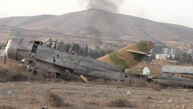 Destrucción masiva en base militar siria tras ataque israelí