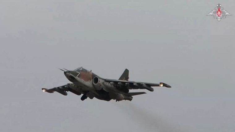 Su-25 rusos atacan posiciones ucranianas en Kursk