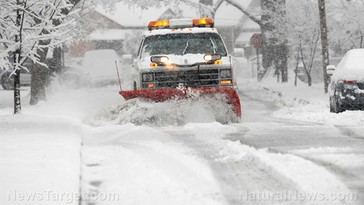 Tormenta invernal Cora azota el sur de EE. UU. con nevadas récord y condiciones de viaje peligrosas