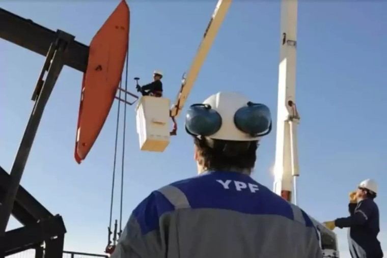 YPF se enfocará exclusivamente en Vaca Muerta desde 2026